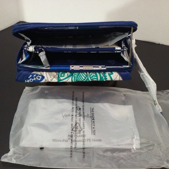 Vera Bradley Ultimate Wristlet 'Santiago' NWT NIP Quilted Floral Vegan Trim Blue - Picture 5 of 12